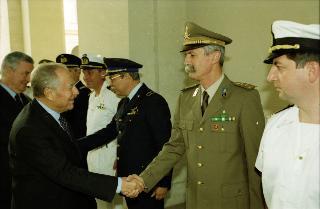 Visita del Presidente della Repubblica all'Ufficio per gli Affari Militari e, successivamente, all'Ufficio del Vice Segretario generale Amministrativo