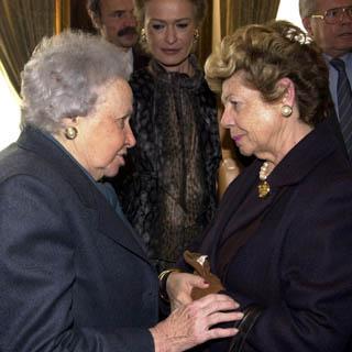 La signora Franca Pilla Ciampi con Donna Alberta Martino, al centro la figlia Carla