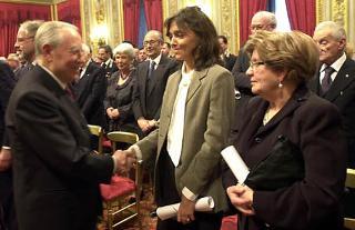 Il Presidente Ciampi con Alessandra Anselmi Contardi e Lilli Cordaro Terranova subito dopo la consegna della Medaglia d'Oro ai Benemeriti della Cultura e dell'Arte