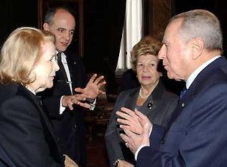 Il Presidente Ciampi con la moglie Franca insieme alla Signora Maria Mercader e Manuel De Sica al loro arrivo al Quirinale