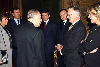 Il Presidente Ciampi con la delegazione del Comitato per l'Organizzazione dei XX Giochi Olimpici Invernali di Torino 2006