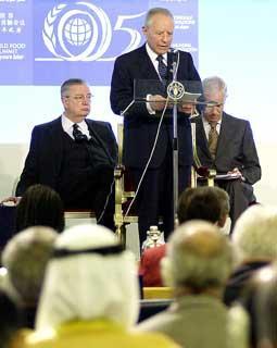 Il Presidente Ciampi durante la dichiarazione, in occasione della cerimonia inaugurale del Vertice Mondiale sull'Alimentazione, promossa dalla FAO