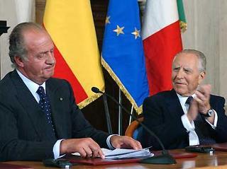 Il Presidente Ciampi con a fianco S.M. Juan Carlos, al termine dell'intervento del Re di Spagna