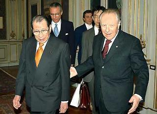 Il Presidente Ciampi con H.E. Tamisuke Watanuki, Presidente della Camera giapponese