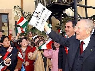 Il Presidente Ciampi al suo arrivo alla sezione Risorgimentale Garibaldina