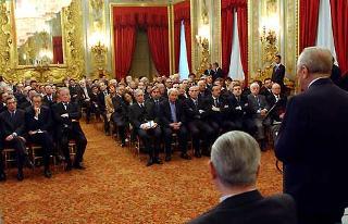 Il Presidente Ciampi rivolge il suo indirizzo di saluto nel corso dell'incontro con gli esponenti nazionali e regionali dell'Ordine Nazionale dei Giornalisti, in occasione del 40° anniversario di fondazione dell'Ordine