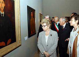 Il Presidente Ciampi in compagnia della moglie Franca visita la Mostra &quot;Amedeo Modigliani. L'Angelo dal volto severo&quot; allestita a Palazzo Reale
