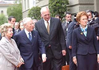 Il Presidente Ciampi con la moglie Franca e il Presidente della Confederazione Elvetica Pascal Couchepin e la signora Brigitte al suo arrivo in Piazza Federale
