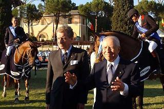 Il Presidente Ciampi a Piazza di Siena, a fianco il Presidente della FISI Cesare Croce, al temine del 71 Concorso Ippico Internazionale vinto dalla Francia