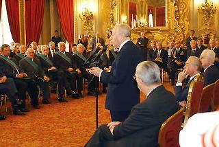 Il Presidente Ciampi rivolge il suo indirizzo di saluto alle Personalità insignite dell'Onorificenza di Cavaliere di Gran Croce al Merito della Repubblica Italiana, in occasione della cerimonia al Quirinale