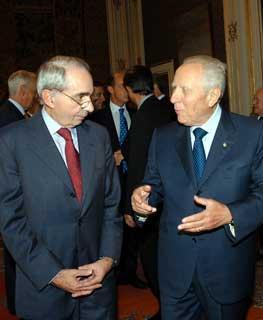Il Presidente Ciampi con Giuliano Amato, Vice Presidente della Convenzione Europea, in occasione dell'incontro al Quirinale