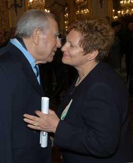 Il Presidente Ciampi con Michelina Carbonara, vedova del Brigadiere Giuseppe Ciotta, dopo aver ricevuto la Medaglia d'Oro al Valor Civile alla memoria
