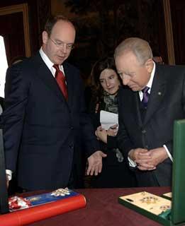 Il Presidente Ciampi con Sua Altezza il Principe Alberto II di Monaco durante lo scambio delle Onorificenze