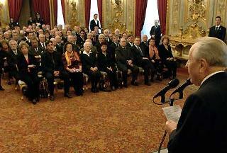 Il Presidente Ciampi rivolge il suo indirizzo di saluto ai presenti, in occasione della cerimonia della Giornata del Ricordo