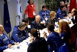 Il Presidente Ciampi con la moglie Franca durante l'incontro con gli Atleti al Villaggio Olimpico