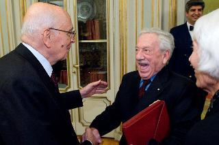 Il Presidente Giorgio Napolitano accoglie il Signor Joseph La Palombara