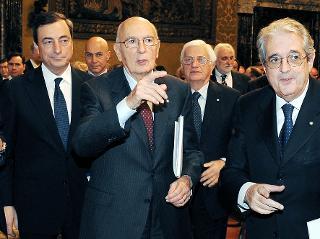 Il Presidente Giorgio Napolitano con il Governatore della Banca d'Italia, Mario Draghi, il Direttore generale, Fabrizio Saccomanni, al Convegno &quot;Il Mezzogiorno e la politica economica dell'Italia&quot;