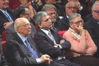 Il Presidente Giorgio Napolitano con il Presidente della Regione Puglia Nichi Vendola e la figlia di Aldo Moro, Agnese