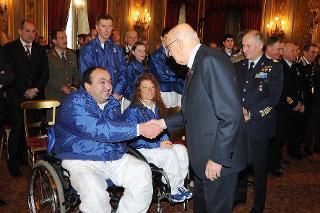 Il Presidente Giorgio Napolitano al termine della cerimonia saluta una rappresentanza di Atleti italiani Olimpici e Paralimpici