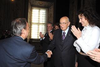 Il Presidente Giorgio Napolitano consegna il premio Leonardo Qualità Italia 2009 al Cav. Lav. Gian Domenico Auricchio, Amministratore delegato della Gennaro Auricchio S.P.A. in occasione della Giornata Qualità Italia