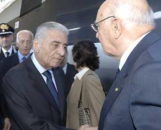 Il Presidente Giorgio Napolitano con il Prefetto di Napoli Renato Profili
