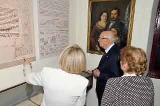 Il Presidente Giorgio Napolitano durante la visita all'esposizione permanente del Museo Umberto Nahon, al Tempio Italiano