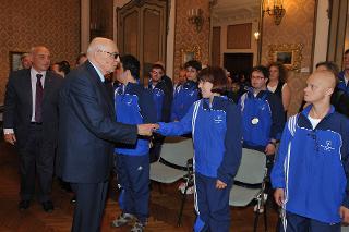 Il Presidente Giorgio Napolitano nel corso dell'incontro con una delegazione dei partecipanti alla XXVII edizione dei Giochi Nazionali Estivi di Special Olympics Italia