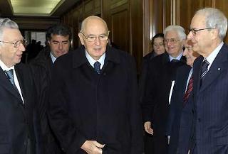 Il Presidente Giorgio Napolitano accolto al suo arrivo al Palazzo della Corte dei conti dal Presidente Francesco Staderini e dal Presidente aggiunto Tullio Lazzaro, in occasione dell'inaugurazione dell'Anno Giudiziario della Corte dei conti per il 2007.