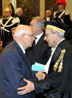 Il Presidente Giorgio Napolitano saluta il Presidente della Corte dei conti Francesco Staderini al termine della relazione, in occasione dell'inaugurazione dell'Anno Giudiziario della Corte dei conti per il 2007.