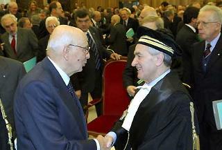 Il Presidente Giorgio Napolitano con il Procuratore Generale della Corte dei conti Claudio De Rose, al termine dell'inaugurazione dell'Anno Giudiziario della Corte dei conti.