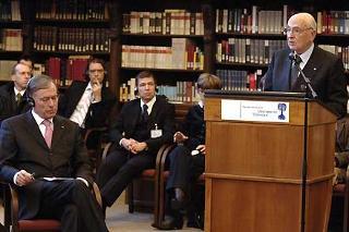 Il Presidente Giorgio Napolitano durante le sue osservazioni, congiuntamente a quelle del Presidente della Repubblica Federale di Germania Horst Kohler, in occasione dell'incontro con gli studenti dell'Università