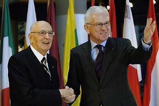Il Presidente Giorgio Napolitano accolto da Hans-Gert Poettering all'arrivo al Parlamento Europeo