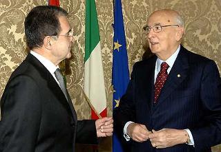 Il Presidente Giorgio Napolitano con il Presidente del Consiglio Romano Prodi nello studio alla Vetrata