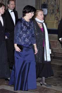 Le mogli dei due Presidenti Giorgio Napolitano e Ivan Gasparovic mentre si recano al pranzo ufficiale