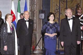 Il Presidente Giorgio Napolitano con Ivan Gasparovic, Presidente della Repubblica Slovacca e le rispettive consorti, poco prima del pranzo ufficiale