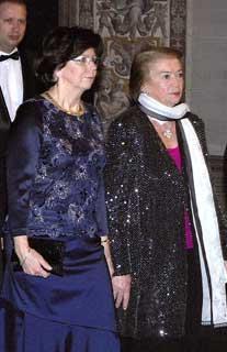Le mogli dei due Presidenti Giorgio Napolitano e Ivan Gasparovic mentre si recano al pranzo ufficiale