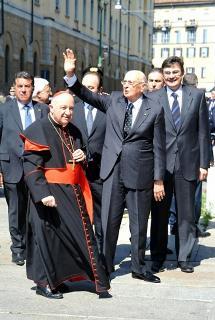Il Presidente Giorgio Napolitano al suo arrivo all'Università Cattolica di Milano, accolto dal Cardinale Dionigi Tettamanzi