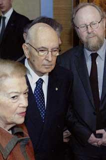 Il Presidente Giorgio Napolitano con la moglie Clio ed il Vice Presidente del Bundestag, Wolfgang Thierse, durante la visita alla Mostra &quot;Durer e l'Italia&quot; allestita alla Scuderie del Quirinale