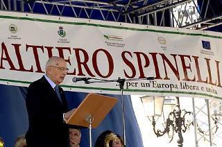 Il Presidente Giorgio Napolitano, durante il suo intervento al Convegno per il XX Anniversario della scomparsa di Altiero Spinelli