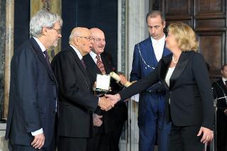 Il Presidente Giorgio Napolitano durante la consegna dell'insegna di Cavalieri del Lavoro a Clara Maddalena, Industria metalmeccanica Friuli Venezia Giulia,