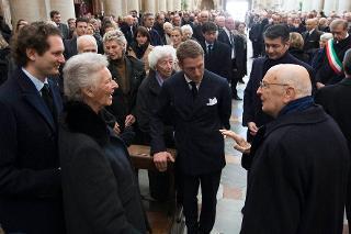 Il Presidente Giorgio Napolitano saluta Donna Marella Agnelli e i familiari presenti alla commemorazione del Senatore Giovanni Agnelli