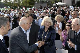 Il Presidente Giorgio Napolitano, nella foto con il Ministro Pecoraro Scanio ed il Prof.Giovanni Bollea, al suo arrivo a Castelporziano per la celebrazione della festa di Primavera