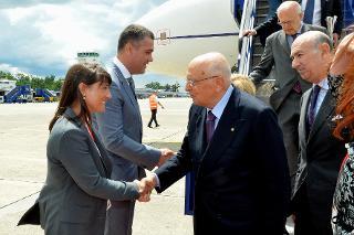 Il Presidente Giorgio Napolitano con il Presidente della Regione Autonoma Friuli Venezia Giulia, Debora Serracchianio, all'aeroporto di Zagabria in occasione delle celebrazioni per l'adesione della Repubblica di Croazia all'Unione Europea