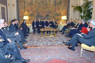 Il Presidente Giorgio Napolitano con una delegazione parlamentare che ha effettuato una missione in India