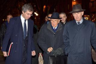 Il Presidente Giorgio Napolitano con l' Ambasciatore d'Italia a Parigi, Giandomenico Magliano all'Aeroporto di Strasburgo - Entzheim in occasione della visita al Parlamento Europeo