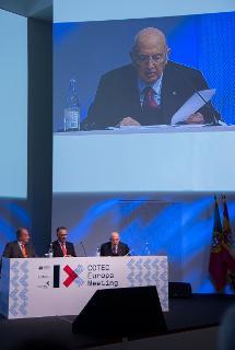 Il Presidente Giorgio Napolitano con il Presidente della Repubblica Portoghese Anibal Cavaco Silva e il Re di Spagna Juan Carlos nel corso del IX Simposio Cotec Europa