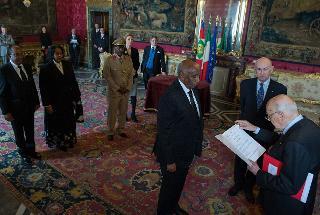 Il Presidente Giorgio Napolitano con S.E. Mussa Hassan Abdulle, nuovo Ambasciatore della Repubblica Federale di Somalia, in occasione della presentazione delle Lettere Credenziali