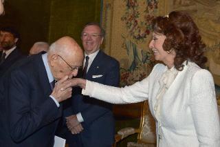 Il Presidente Giorgio Napolitano con la Sig.ra Sophia Loren in occasione della presentazione dei candidati ai Premi &quot;David di Donatello&quot; per l'anno 2014