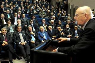 Il Presidente Giorgio Napolitano durante il suo indirizzo di saluto, in primo piano alcuni grandi industriali della Regione