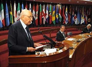 Il Presidente Giorgio Napolitano durante la sua allocuzione nella sede della CEPAL.